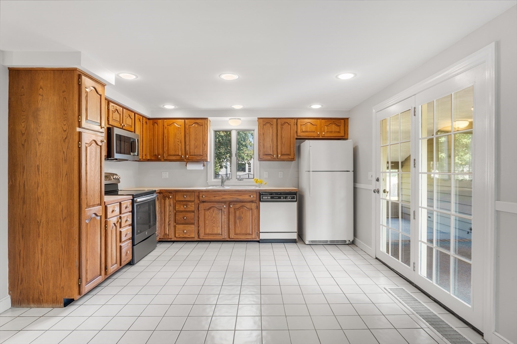 20 Oakhurst Road Beverly, MA 01915 - Photo 16 of 42 Gallery Image 16