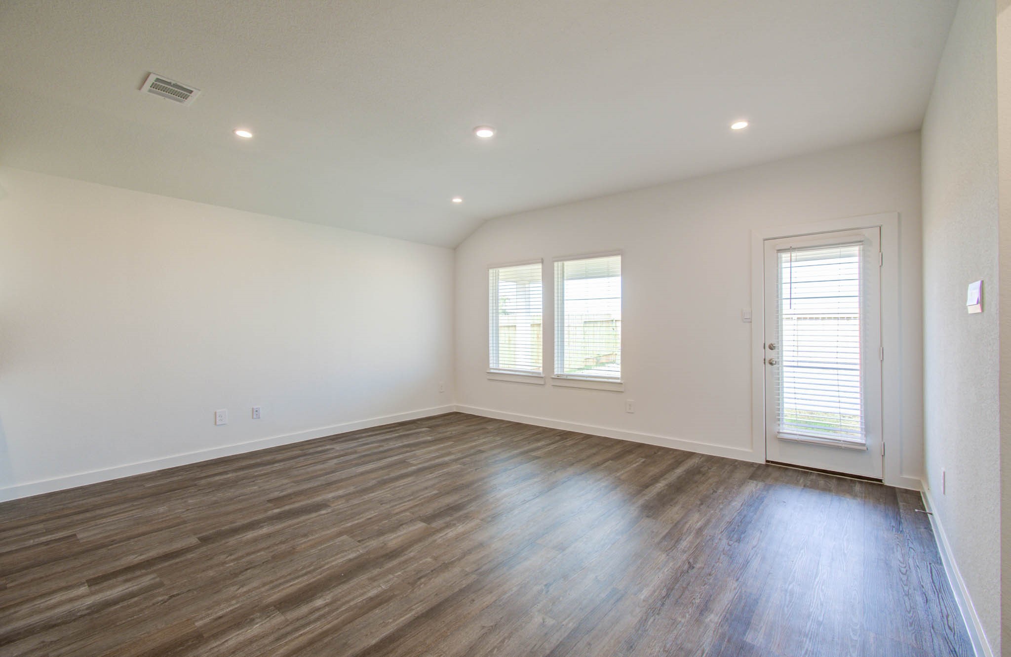 8922 Colicroot Drive Rosharon, TX 77583 - Photo 19 of 30 Living