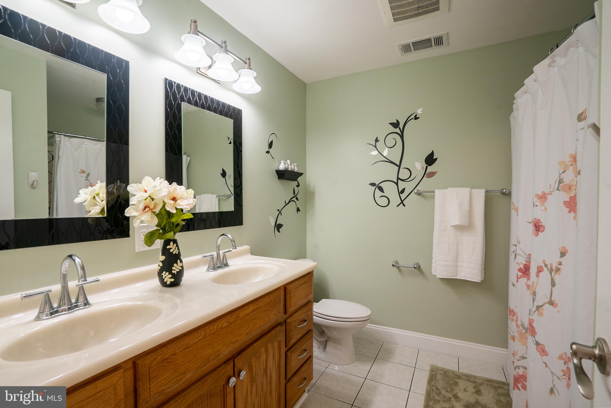 1951 Watson Road Owings, MD 20736 - Photo 14 of 31 Man Bath