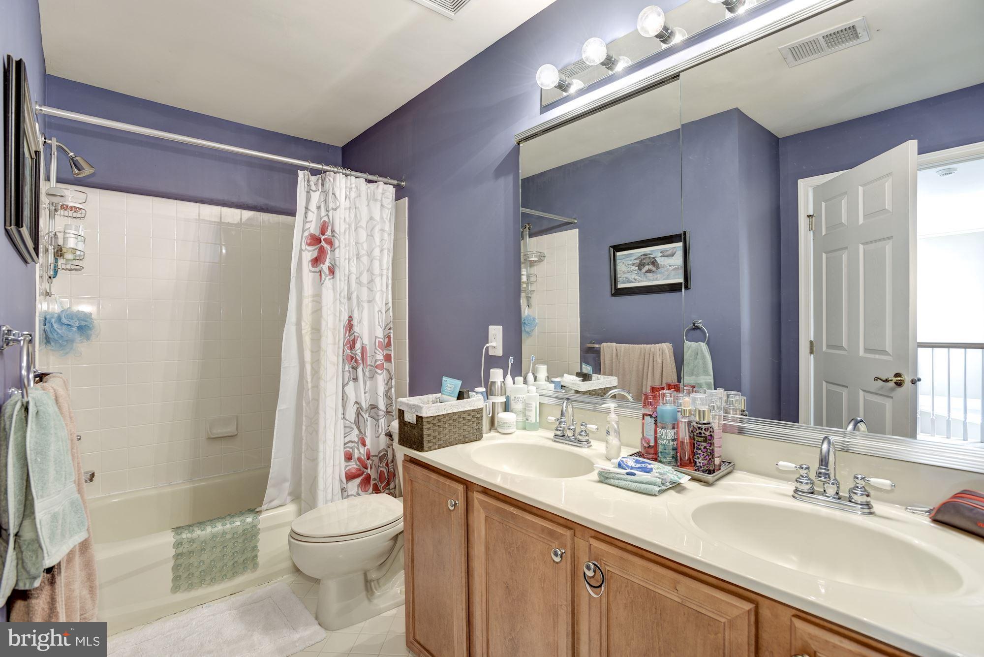 20077 Inverness Square Ashburn, VA 20147 - Photo 17 of 29 Second Full Bath