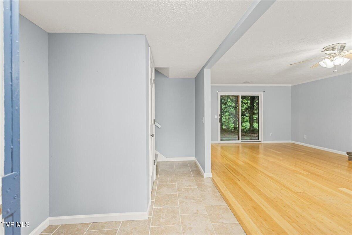 660 Fox Meadow Road, Unit 8 Elizabethton, TN 37643 - Photo 7 of 44 07-128A7365