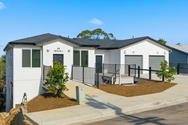 $2,645,000 | 490 Lado De Loma Drive, Unit 14, Vista, CA 92083