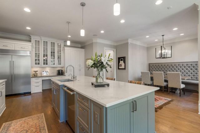 $2,485,000 | 390 Ivy Knoll, Atlanta, GA 30342