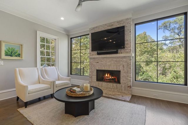 $2,485,000 | 390 Ivy Knoll, Atlanta, GA 30342