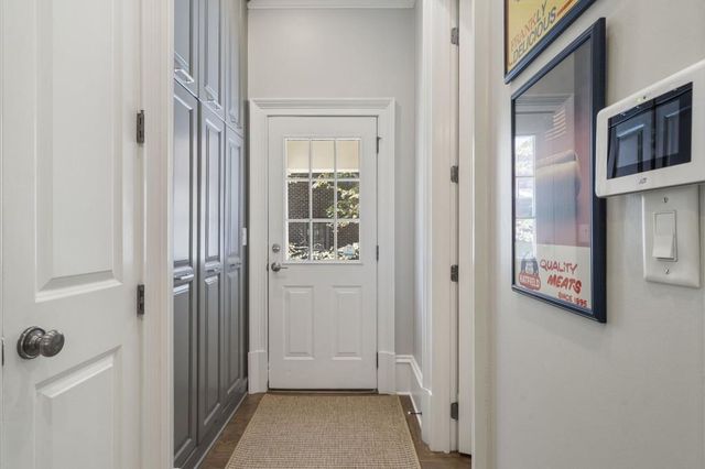 $2,485,000 | 390 Ivy Knoll, Atlanta, GA 30342