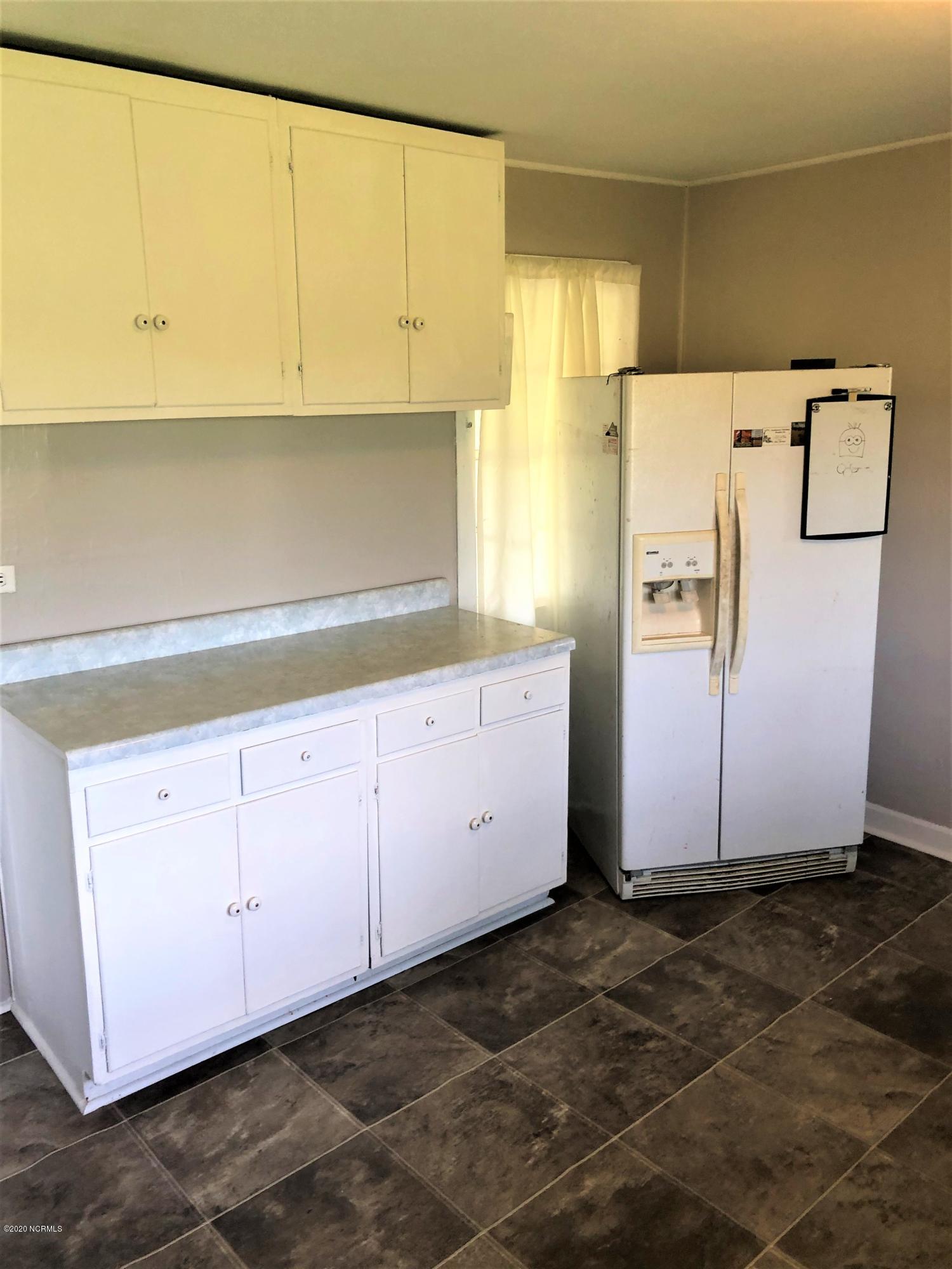 444 Morrison Road Maxton, NC 28364 - Photo 16 of 30 kitchen3