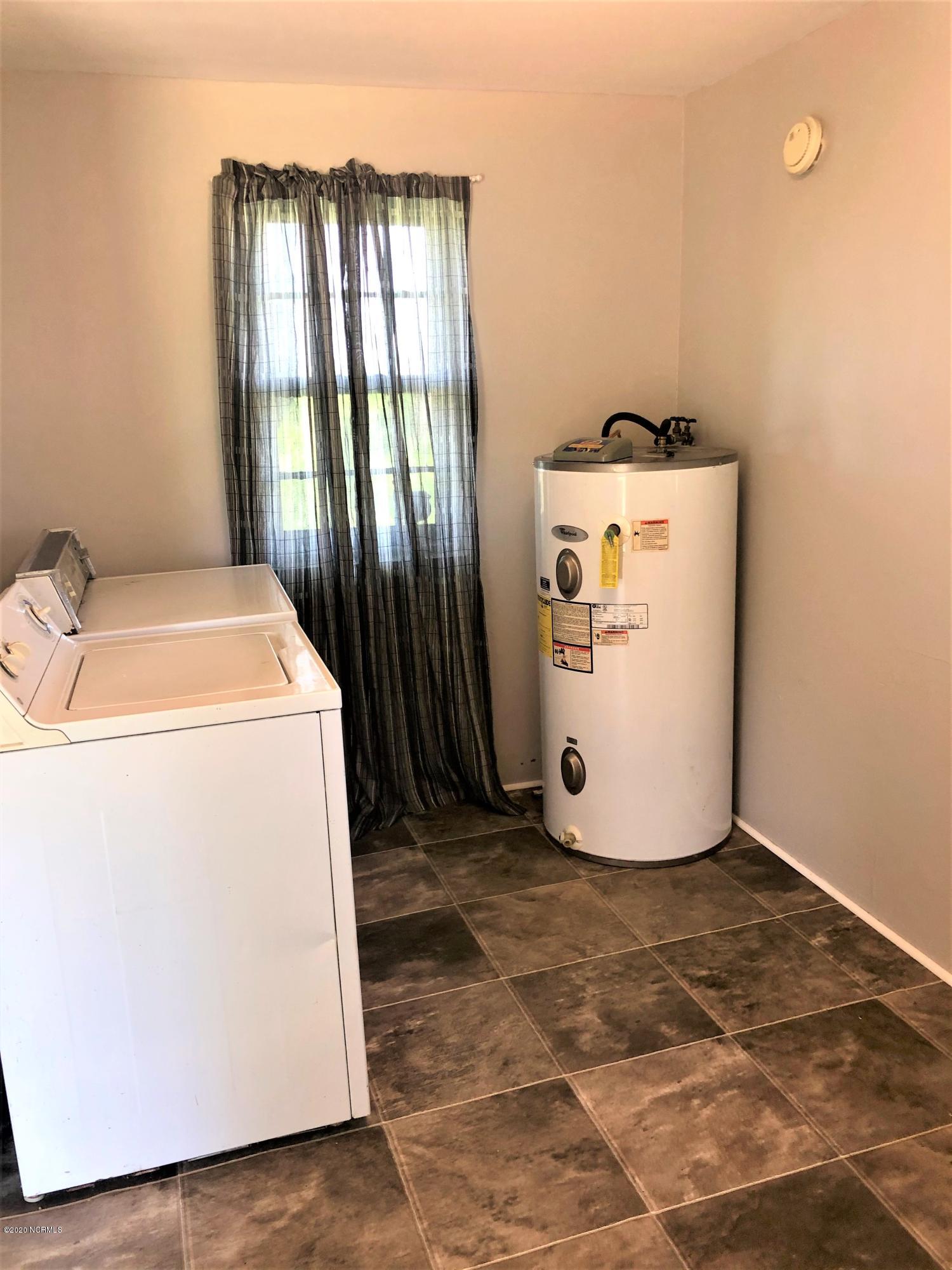 444 Morrison Road Maxton, NC 28364 - Photo 30 of 30 laundry