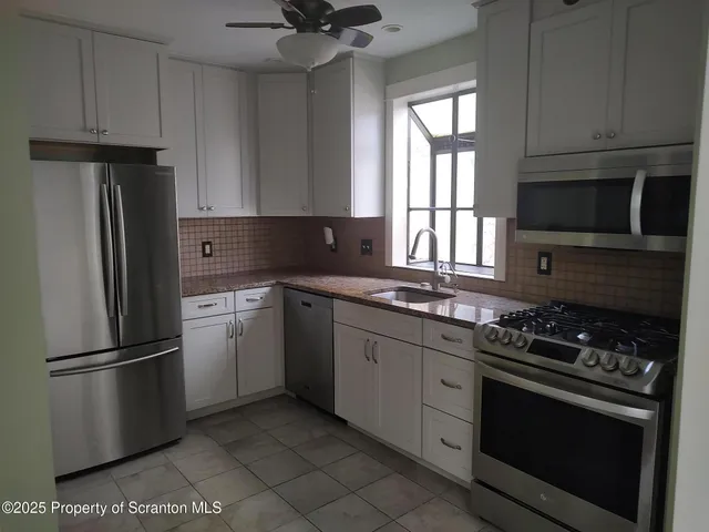 $2,200 | 215 West Grove Street, Clarks Summit, PA 18411