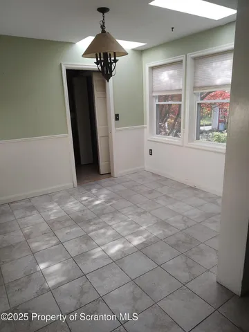 $2,200 | 215 West Grove Street, Clarks Summit, PA 18411