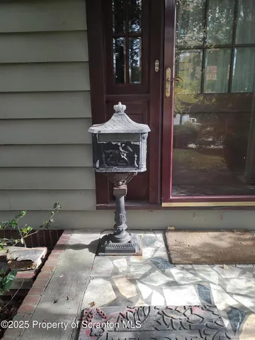 $2,200 | 215 West Grove Street, Clarks Summit, PA 18411