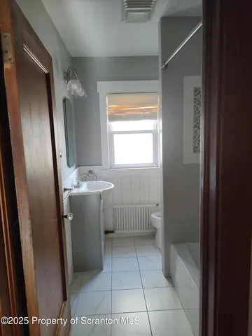 $2,200 | 215 West Grove Street, Clarks Summit, PA 18411