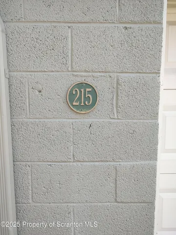 $2,200 | 215 West Grove Street, Clarks Summit, PA 18411