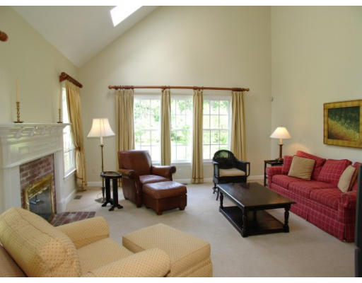 28 Little Pond Road Northborough, MA 01532 - Photo 5 of 18 Gallery Image 5