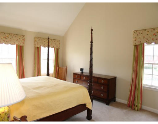 28 Little Pond Road Northborough, MA 01532 - Photo 9 of 18 Gallery Image 9