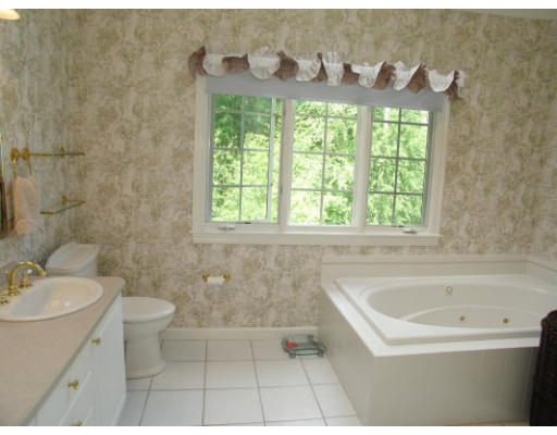 28 Little Pond Road Northborough, MA 01532 - Photo 10 of 18 Gallery Image 10