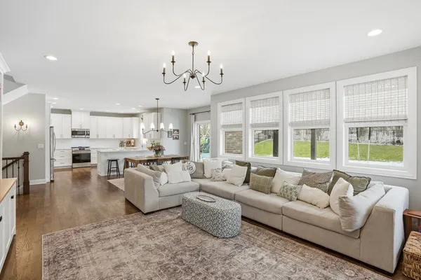 $689,000 | 21942 Princeton Circle, Frankfort, IL 60423