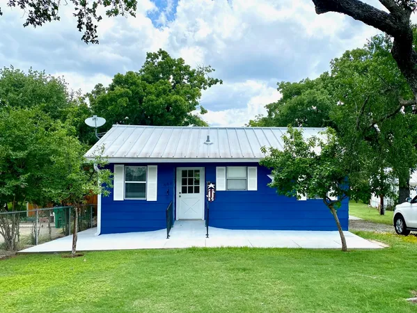 $1,400 | 689 Beaver, Tow, TX 78672