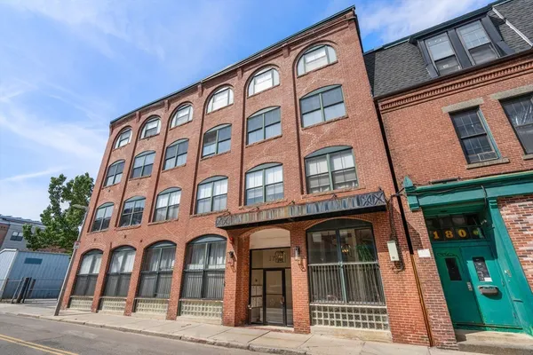 $699,000 | 172-178 Green Street, Unit 2, Boston, MA 02130