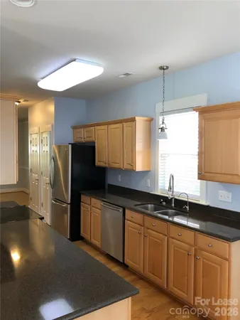 $2,750 | 113 Lake Davidson Park, Davidson, NC 28036