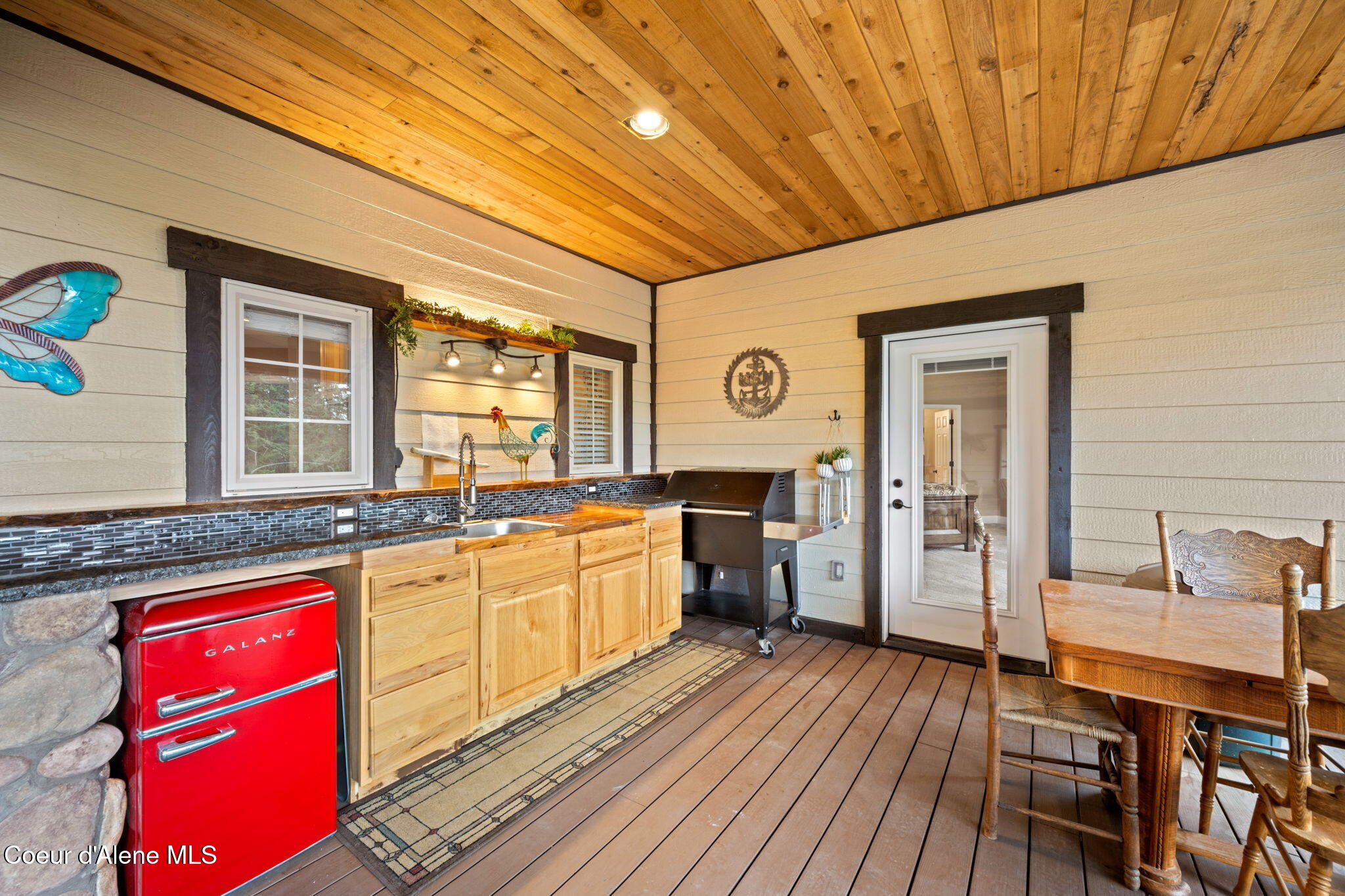 14563 North Saddle Ridge Road Rathdrum, ID 83858 - Photo 30 of 60 WET BAR