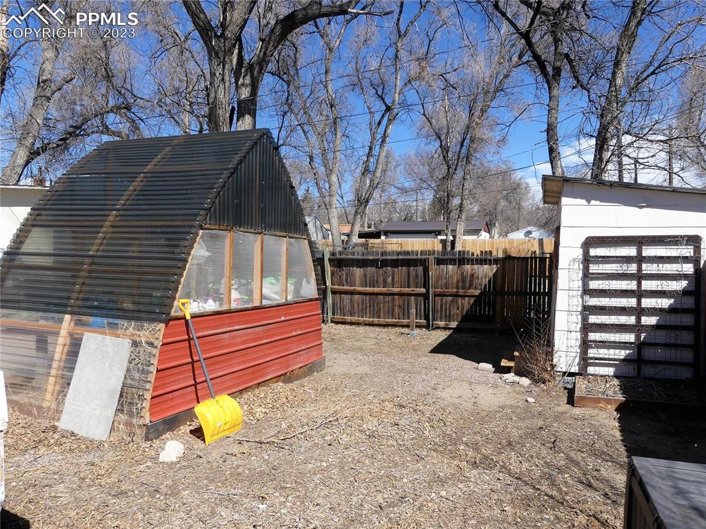 811 Prairie Road Colorado Springs, CO 80909 - Photo 27 of 34 a view of outdoor space and deck