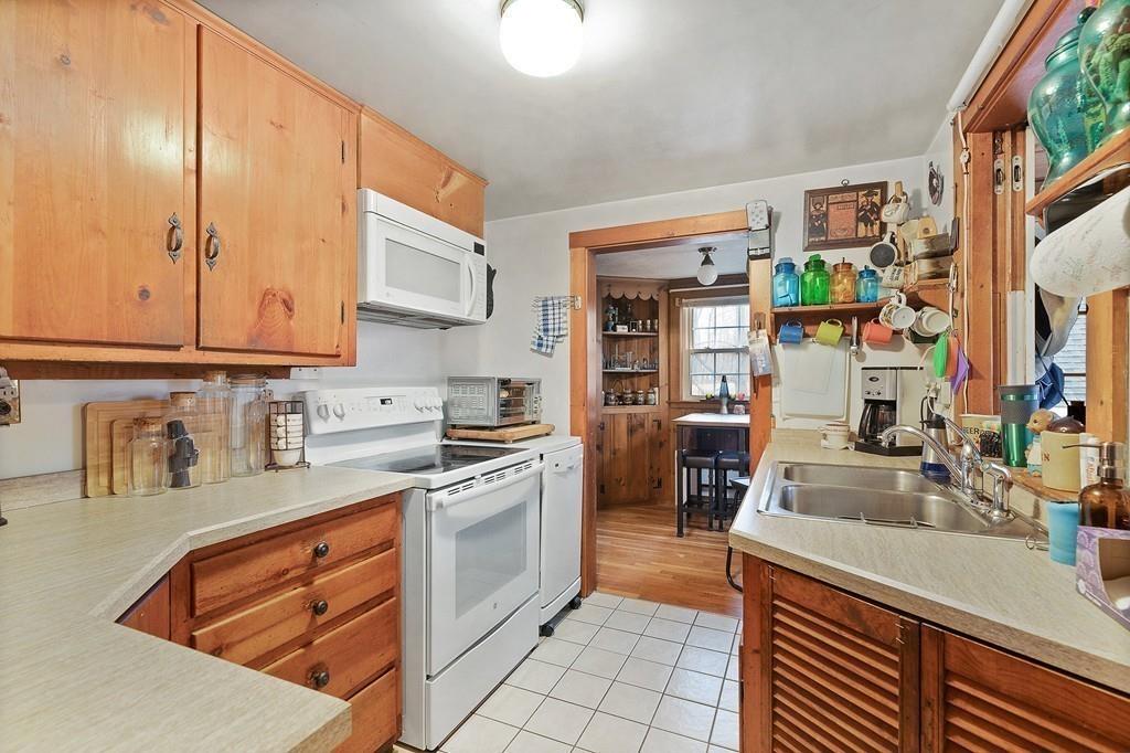 256 First Parish Road Scituate, MA 02066 - Photo 8 of 17