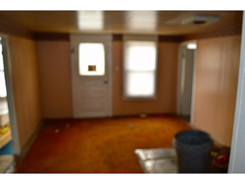 146 Walnut Valley Road Claysville, PA 15323 - Photo 8 of 11 Living Room.