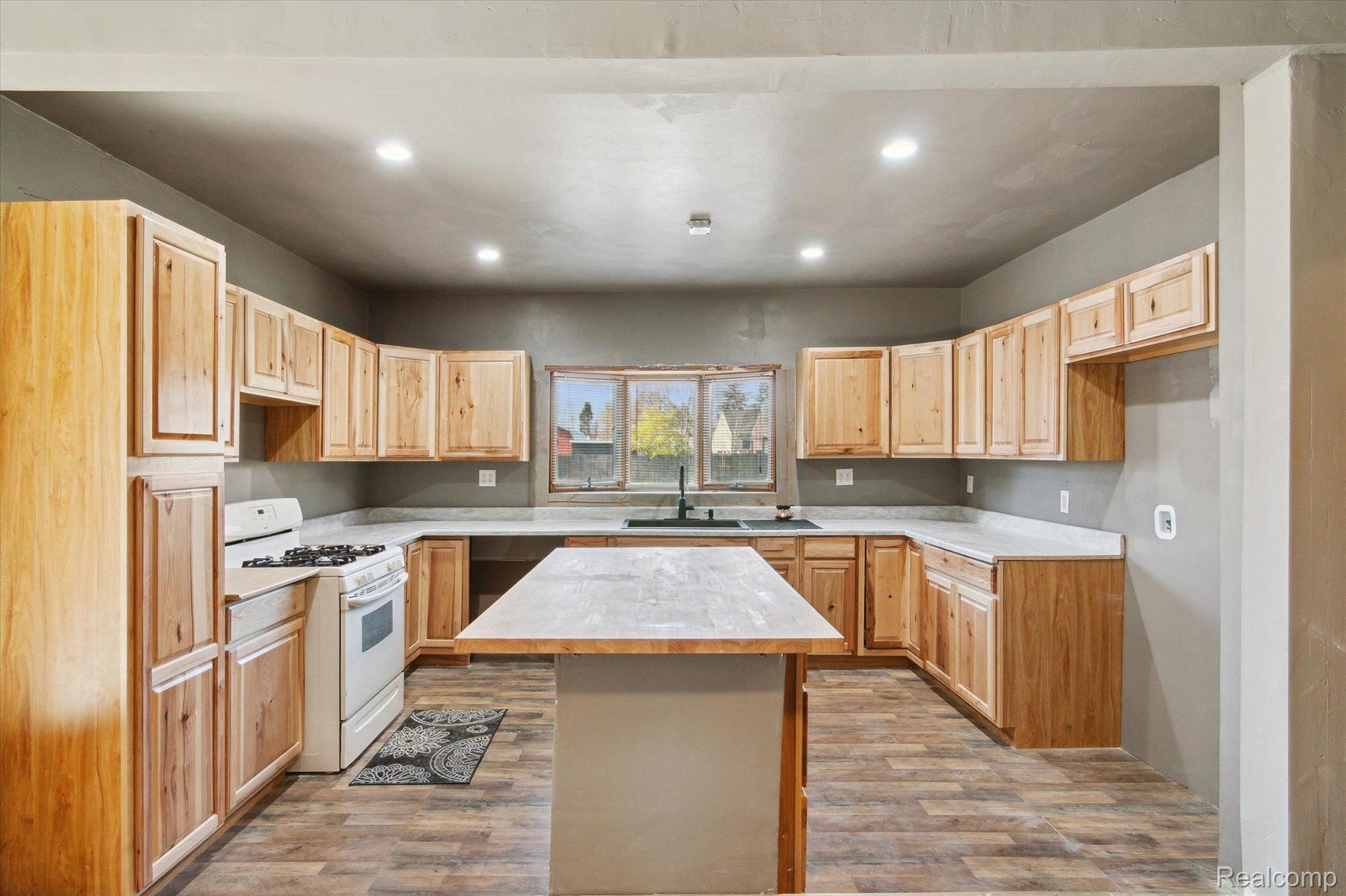 1570 East Hurd Road Monroe, MI 48162 - Photo 9 of 49 Gallery Image 9