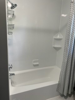 10 Joan Road Westerly, RI 02891 - Photo 14 of 20 Fiberglass Tub / Shower