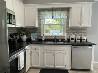 10 Joan Road Westerly, RI 02891 - Photo 7 of 20 Kitchen with granite and stainless steel appliances