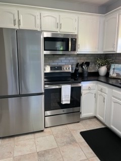 10 Joan Road Westerly, RI 02891 - Photo 8 of 20 New appliances