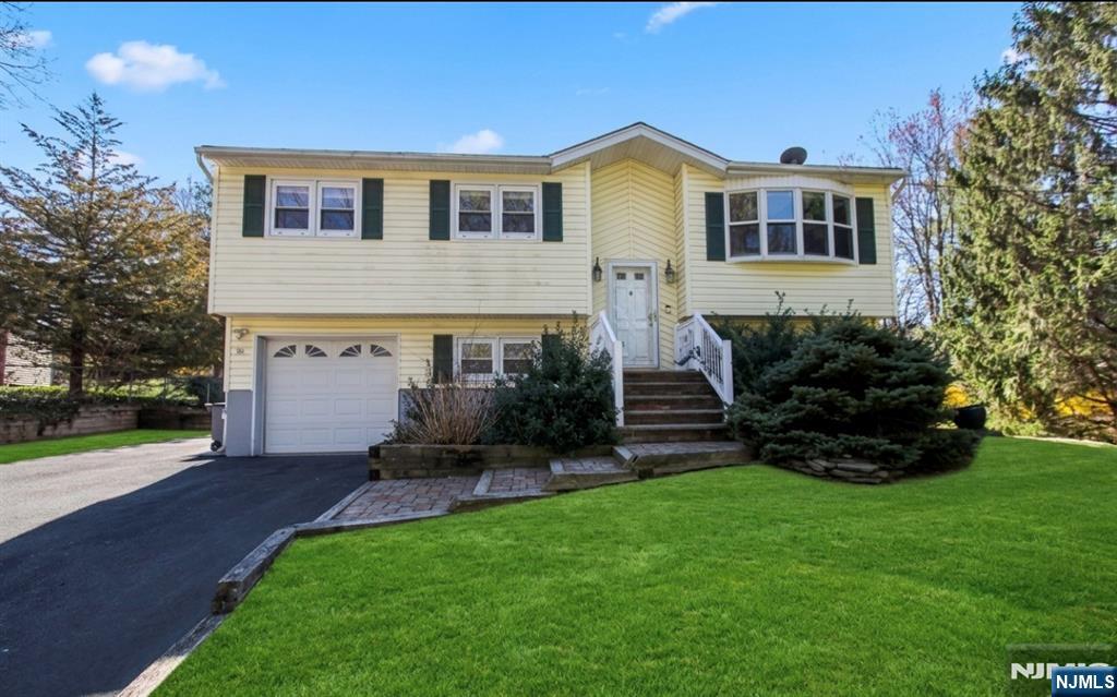 35 Maryann Road Oak Ridge, NJ 07438 - Photo 1 of 13