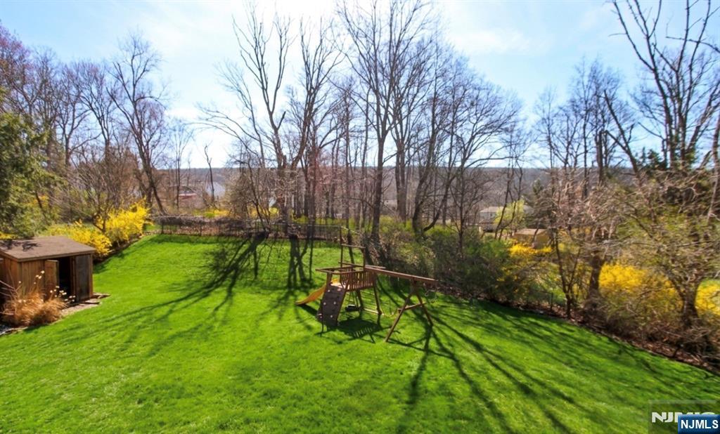 35 Maryann Road Oak Ridge, NJ 07438 - Photo 11 of 13