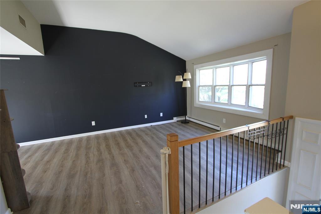 35 Maryann Road Oak Ridge, NJ 07438 - Photo 2 of 13