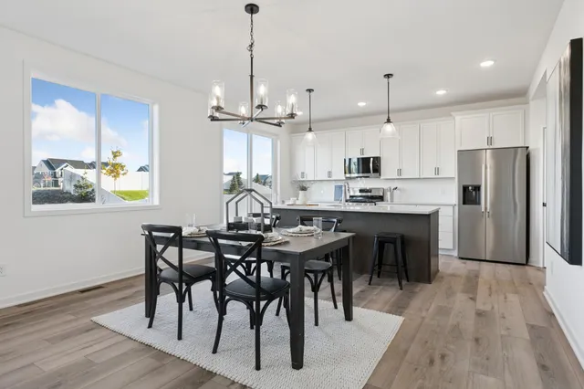 $589,000 | 5020 Airlake Draw, Woodbury, MN 55129