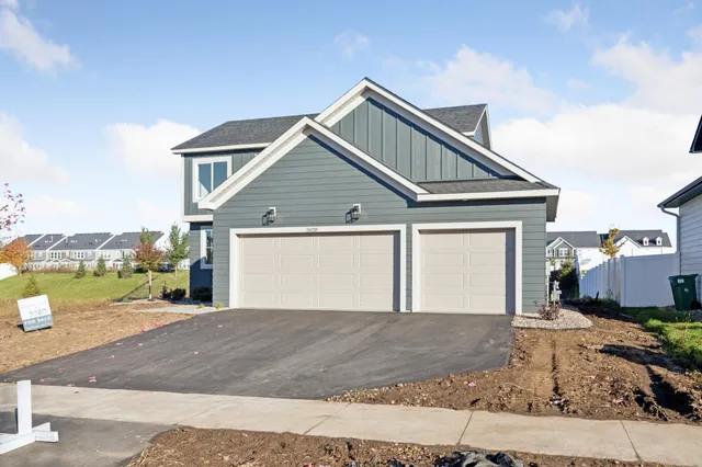 $589,000 | 5020 Airlake Draw, Woodbury, MN 55129