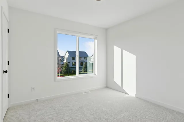 $589,000 | 5020 Airlake Draw, Woodbury, MN 55129