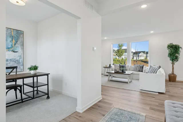 $589,000 | 5020 Airlake Draw, Woodbury, MN 55129