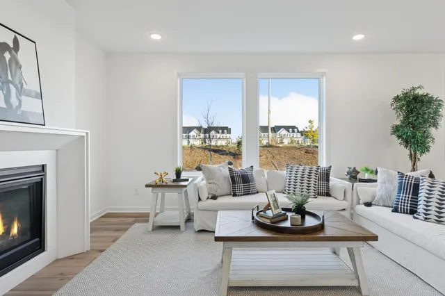 $589,000 | 5020 Airlake Draw, Woodbury, MN 55129