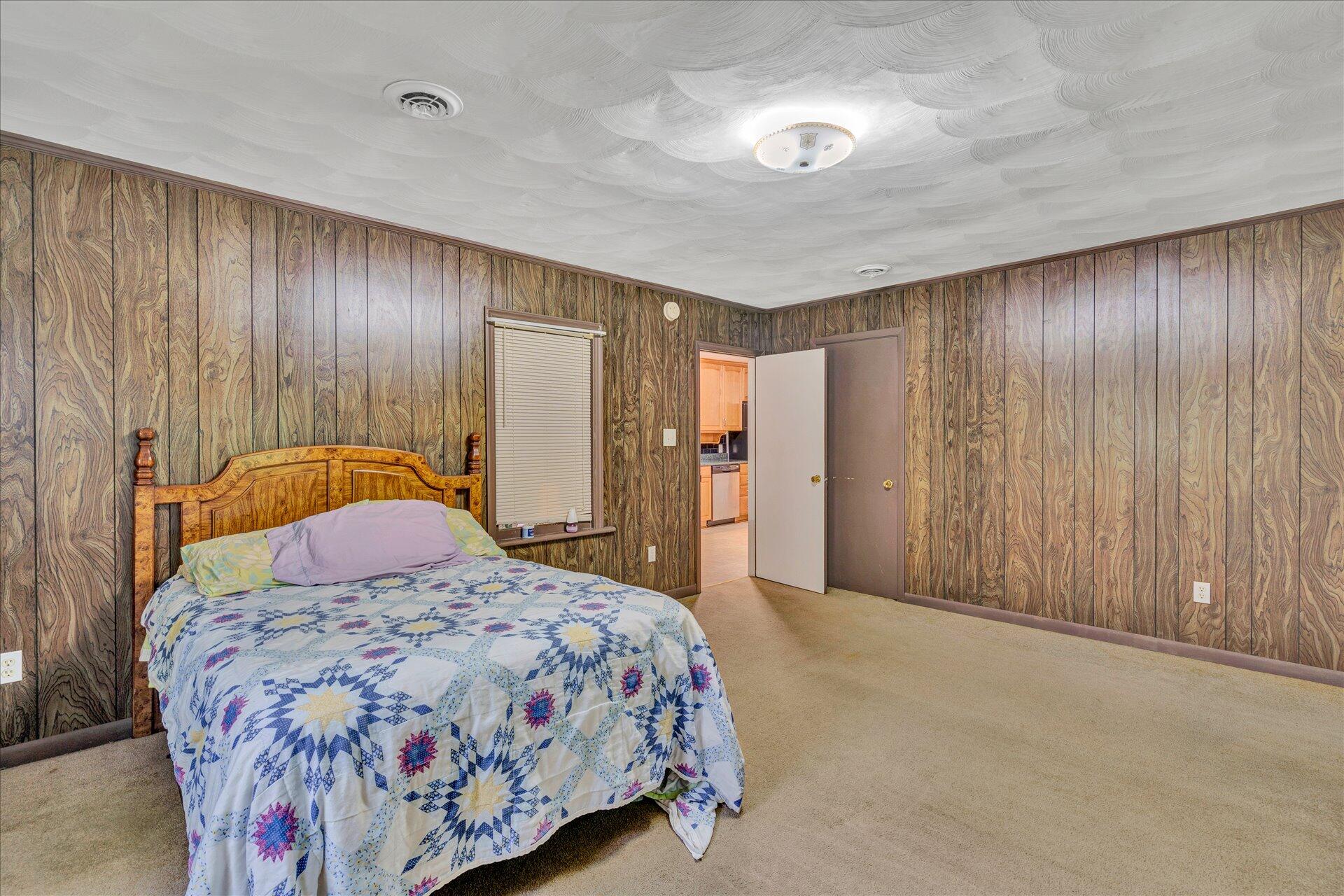 3993 Jae Valley Road Roanoke, VA 24014 - Photo 13 of 34 11-090820210011