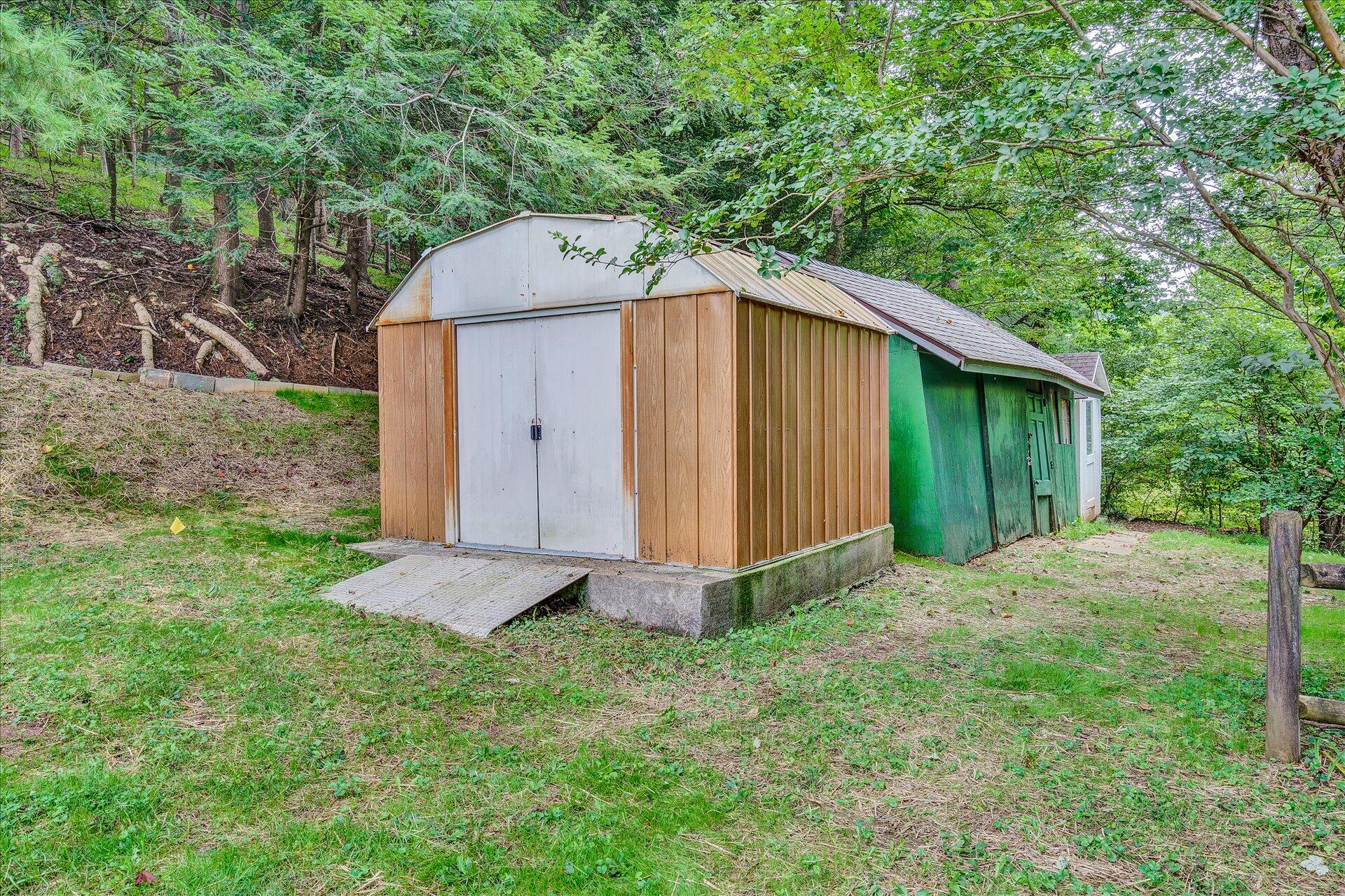 3993 Jae Valley Road Roanoke, VA 24014 - Photo 24 of 34 22-090820210004