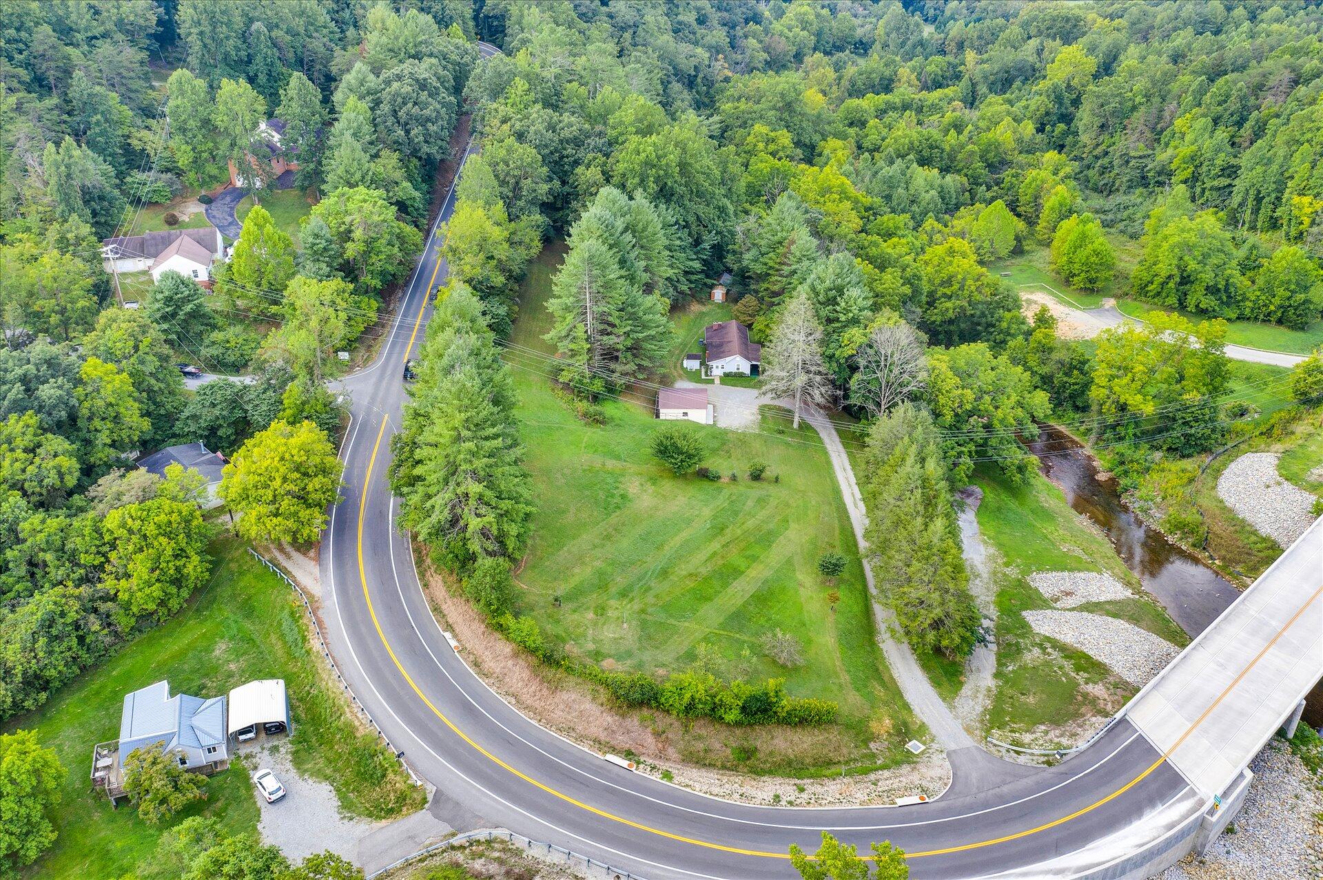 3993 Jae Valley Road Roanoke, VA 24014 - Photo 27 of 34 25-090820210024