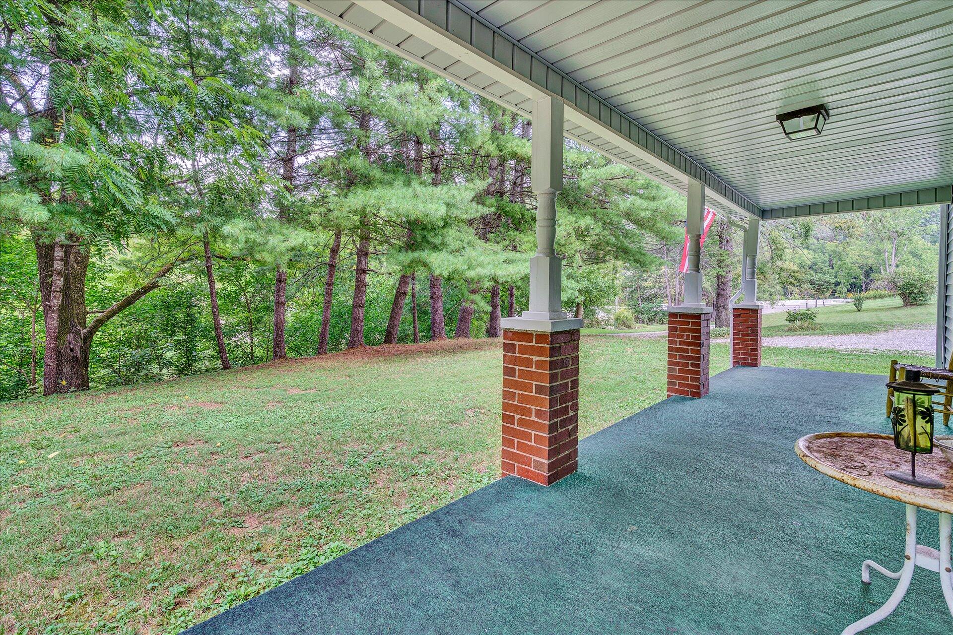 3993 Jae Valley Road Roanoke, VA 24014 - Photo 6 of 34 05-090820210005