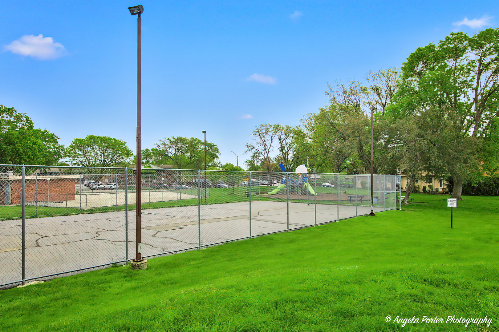 2504 West Algonquin Road, Unit 3 Rolling Meadows, IL 60008 - Photo 20 of 23 a view of a garden and trees
