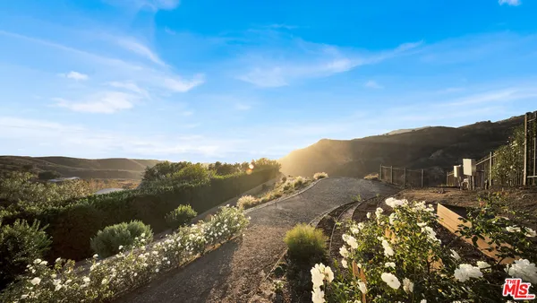 $16,000 | 2915 Tuna Canyon Road, Topanga, CA 90290