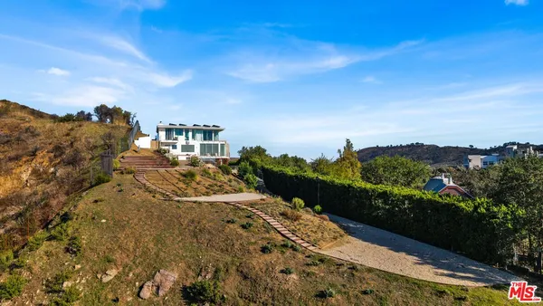 $16,000 | 2915 Tuna Canyon Road, Topanga, CA 90290