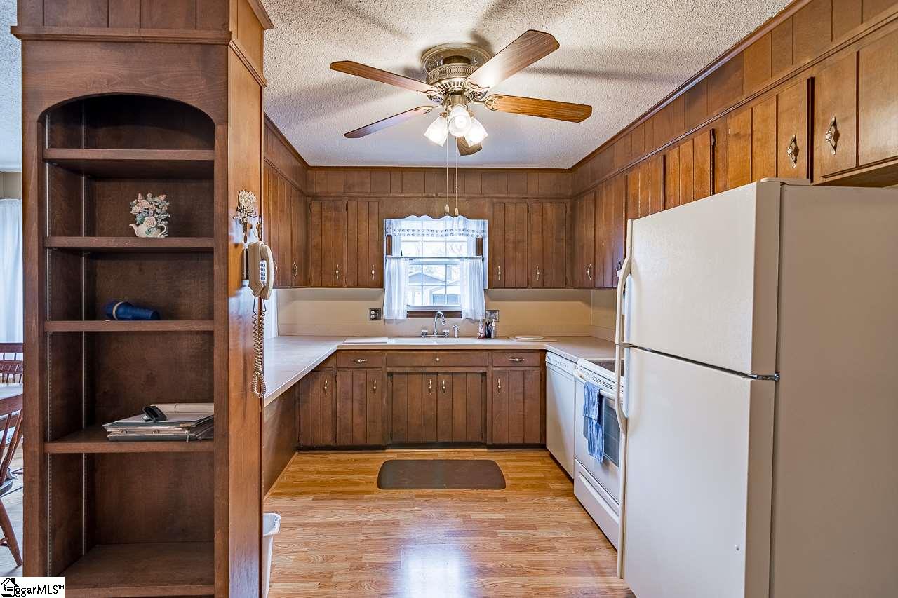 97 Holly Tree Circle Duncan, SC 29334 - Photo 6 of 32 Gallery Image 6