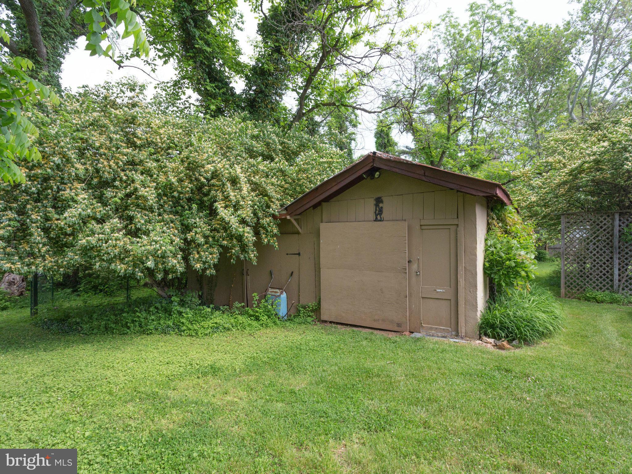 2706 Chain Bridge Road Vienna, VA 22181 - Photo 22 of 24 Exterior (Rear)