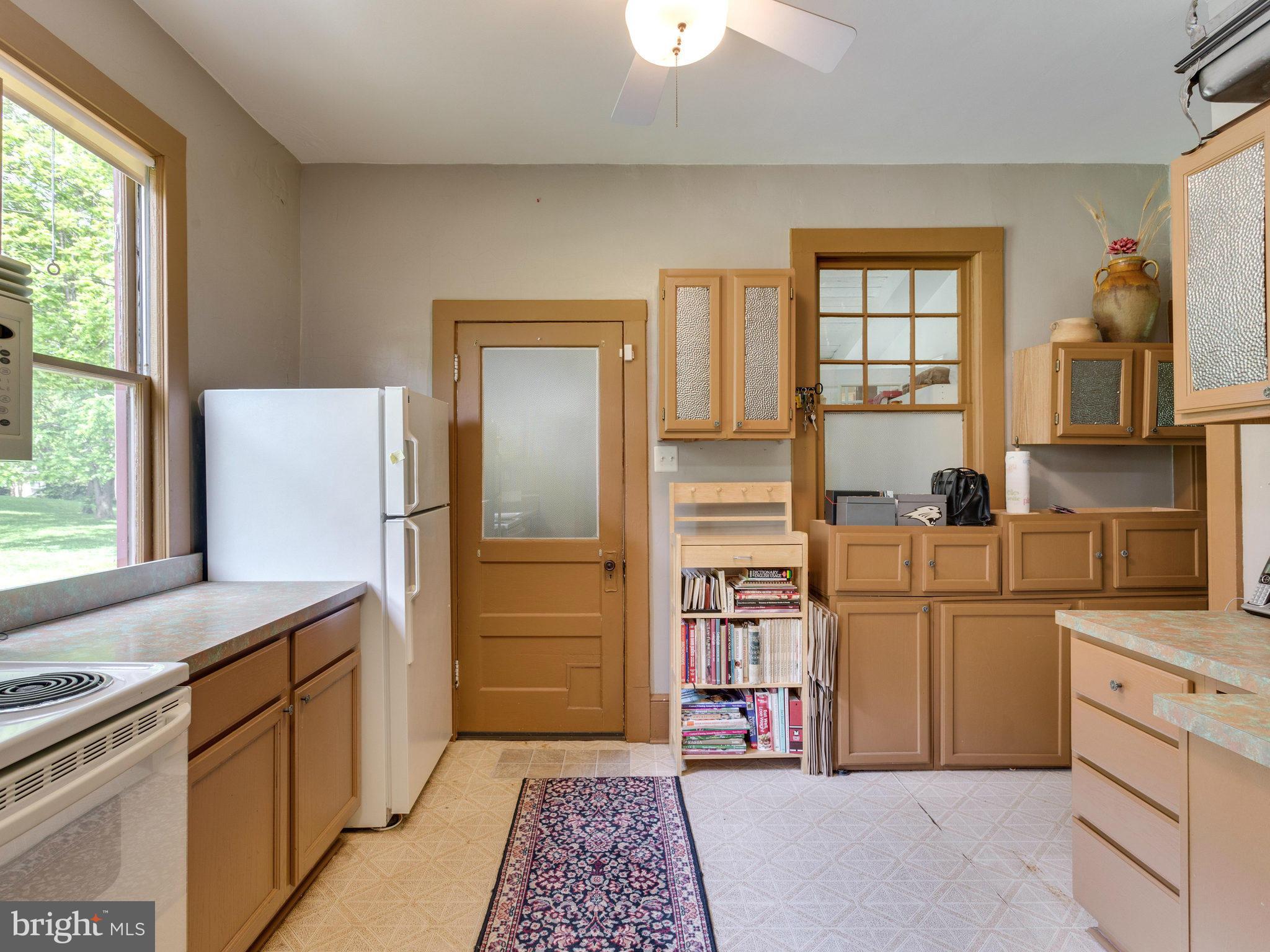 2706 Chain Bridge Road Vienna, VA 22181 - Photo 9 of 24 Kitchen