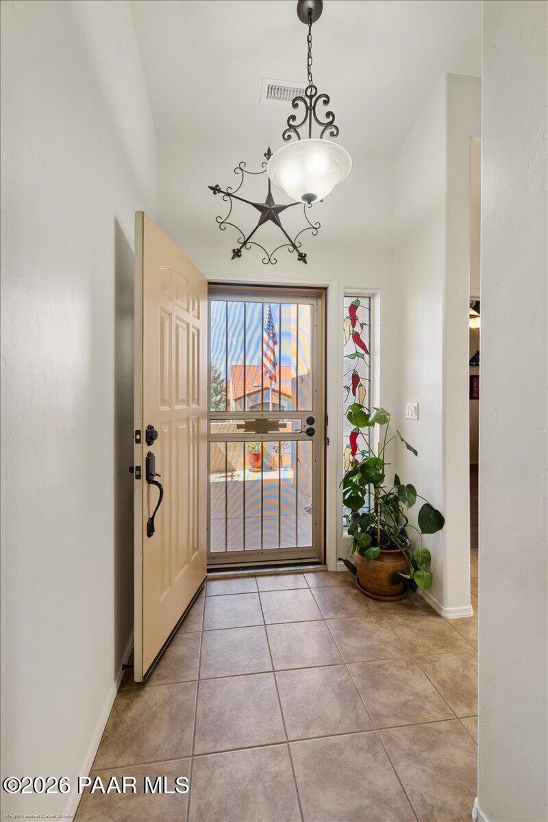 2636 College Heights Road Prescott, AZ 86301 - Photo 5 of 39 05-Foyer